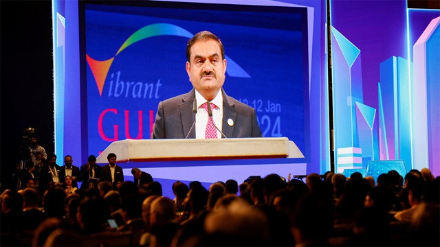 এক সপ্তাহে ৫ হাজার ৫০০ কোটি ডলার খুইয়েছেন আদানি