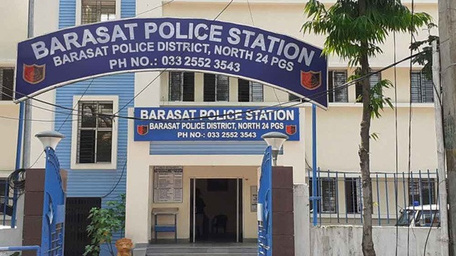 পশ্চিমবঙ্গে বাংলাদেশের পতাকা অবমাননা, গ্রেপ্তার ৩