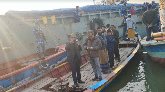 জাহাজে ৫ জনের মরদেহ, হাসপাতালে মারা গেলেন আরও ২ জন