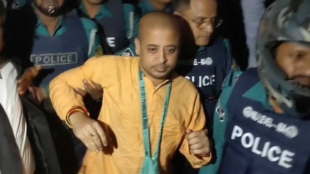 চট্টগ্রাম আদালতে চিন্ময়সহ ১৬৪ জনের বিরুদ্ধে মামলার আবেদন