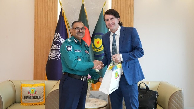 ডিএমপি কমিশনারের সঙ্গে মার্কিন দূতাবাসের প্রতিনিধিদলের সাক্ষাৎ