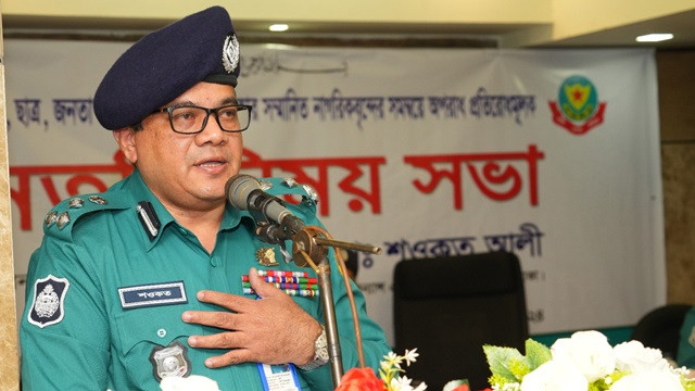 ডিএমপি অতিরিক্ত পুলিশ কমিশনার ‘মানুষ যেন বলে আমাদের পুলিশ, আমরা সেই পুলিশ হতে চাই’