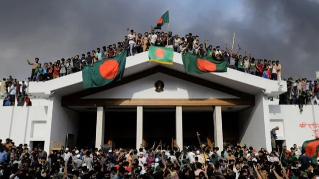 টাইম ম্যাগাজিনের বিশ্বসেরা ছবির তালিকায় বাংলাদেশি আসাদের ছবি