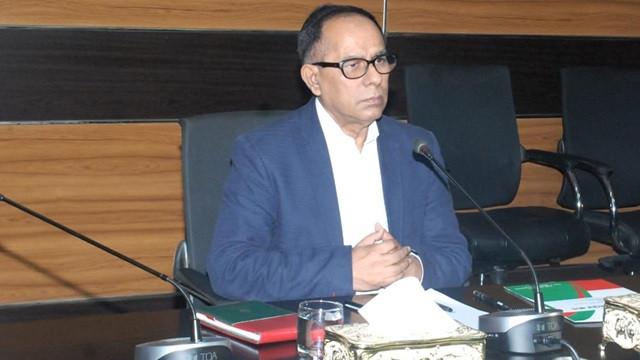আমরা একে অপরকে দোষারোপ করি আর মশার কামড় খাই