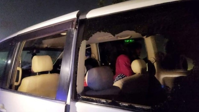 বৈষম্যবিরোধী ছাত্রনেতাদের গাড়ি ‘ছিনতাইকারীদের কবলে’